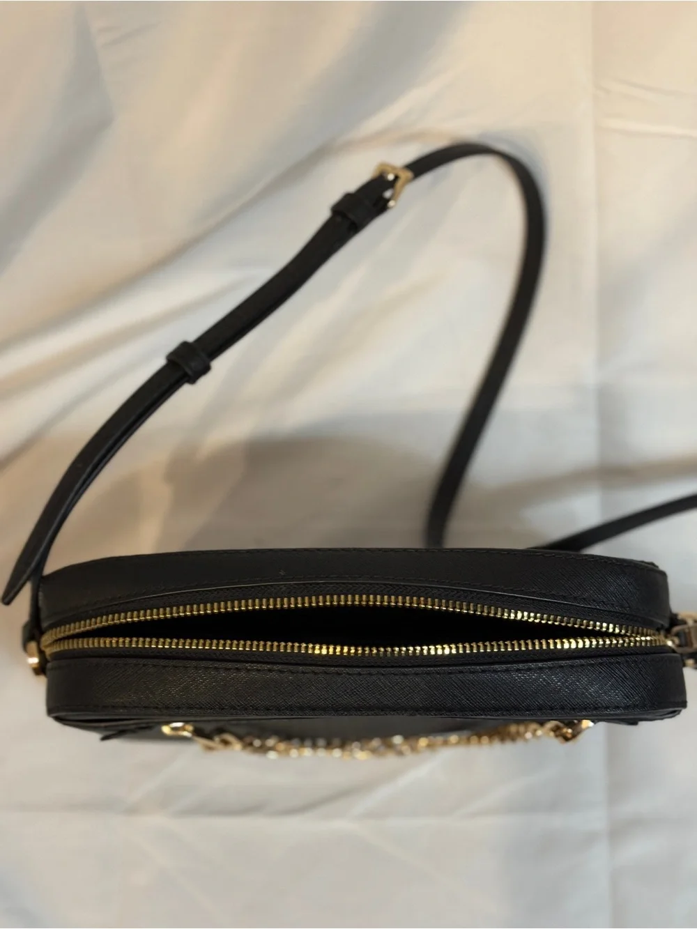 Michael Kors Crossbody Bag Black, Gold Tone Hardware, Adjustable Strap. EUC.